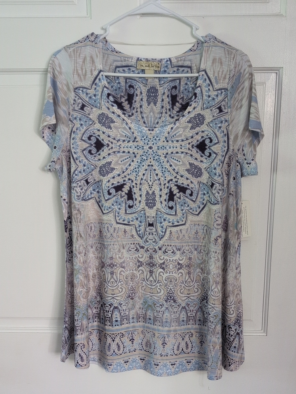 Live and Let Live Blue and Cream Women's Size Small Top